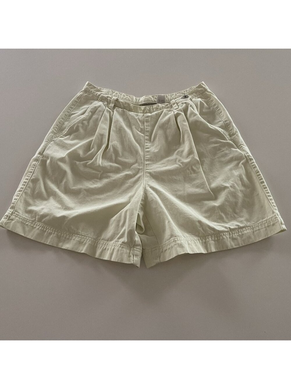 Liz Claiborne Lizwear Shorts Womens 12 Pleated High Rise 90s Butter Mom Golf